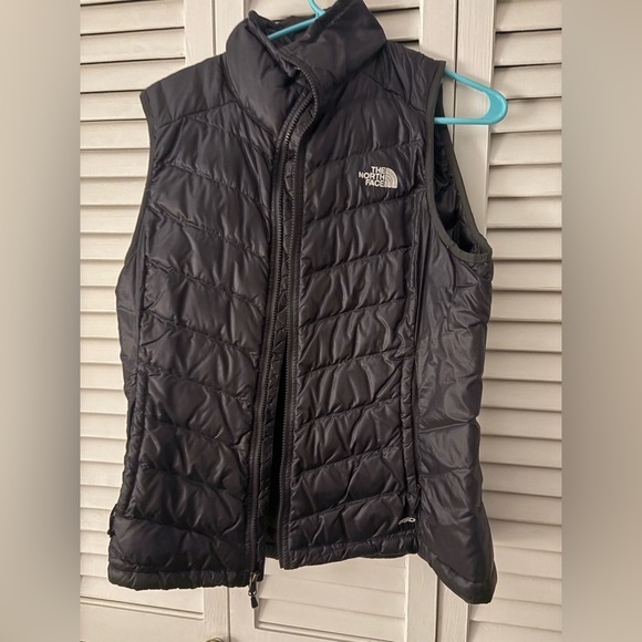 Women’s vest - Picture 1 of 3